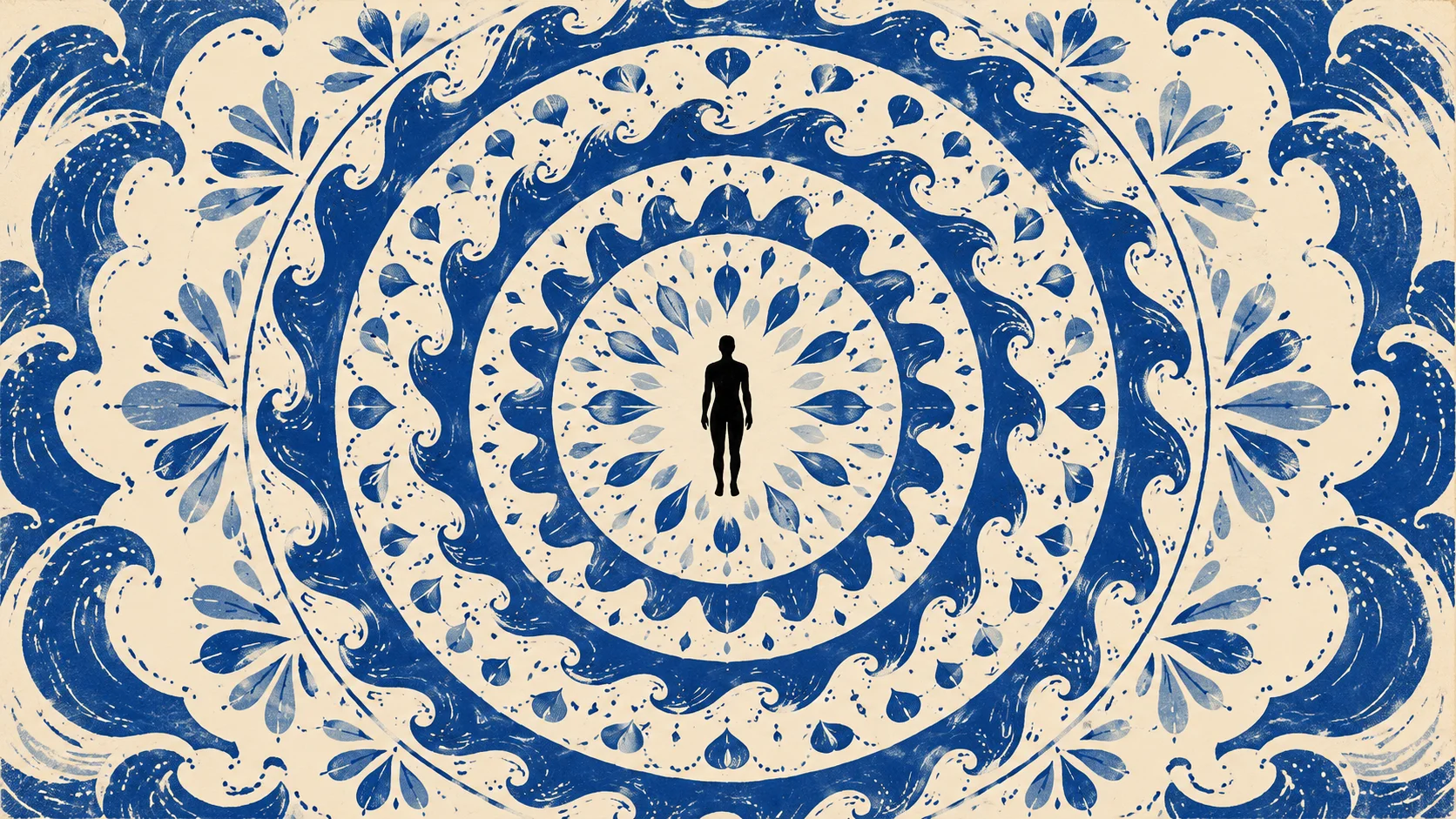 Vue en plongée d'une silhouette au centre d'un mandala de motifs ondulants bleu cobalt et ivoire